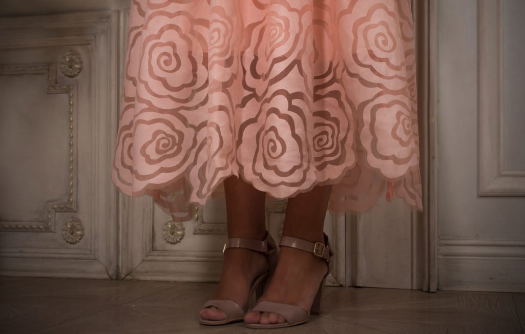 Аромат персиковых роз платье миди из огразы, 50% хлопка
