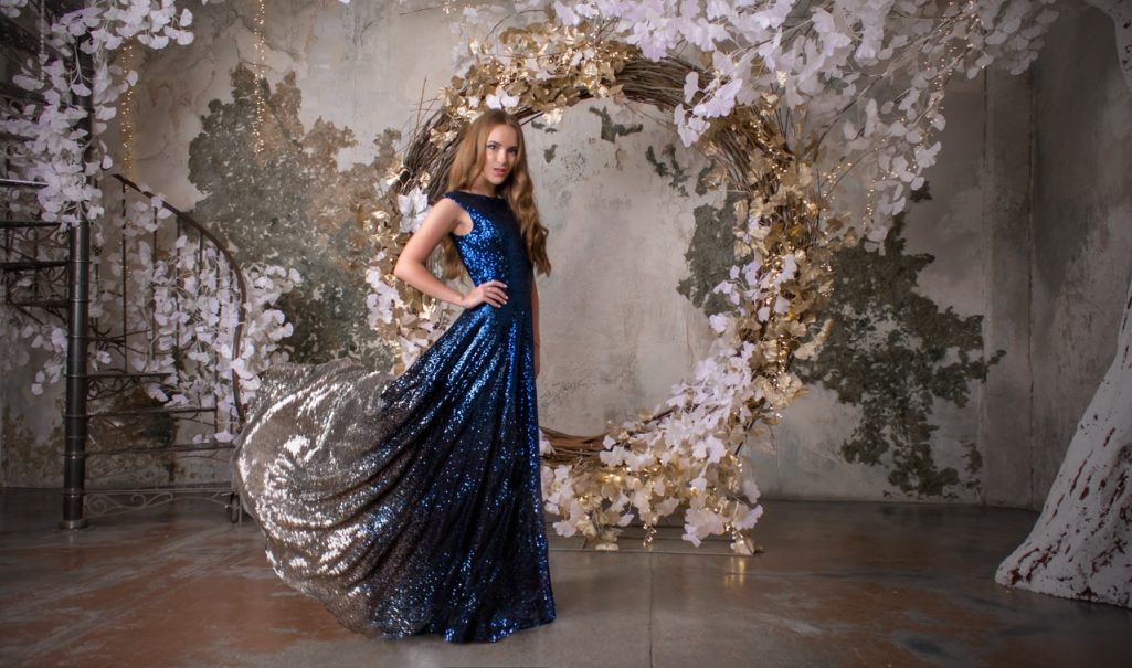 Мерида блестящее платье в пол из пайеток синий и серебряный цвета